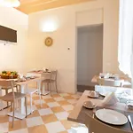 Bed & Breakfast Handy 3*